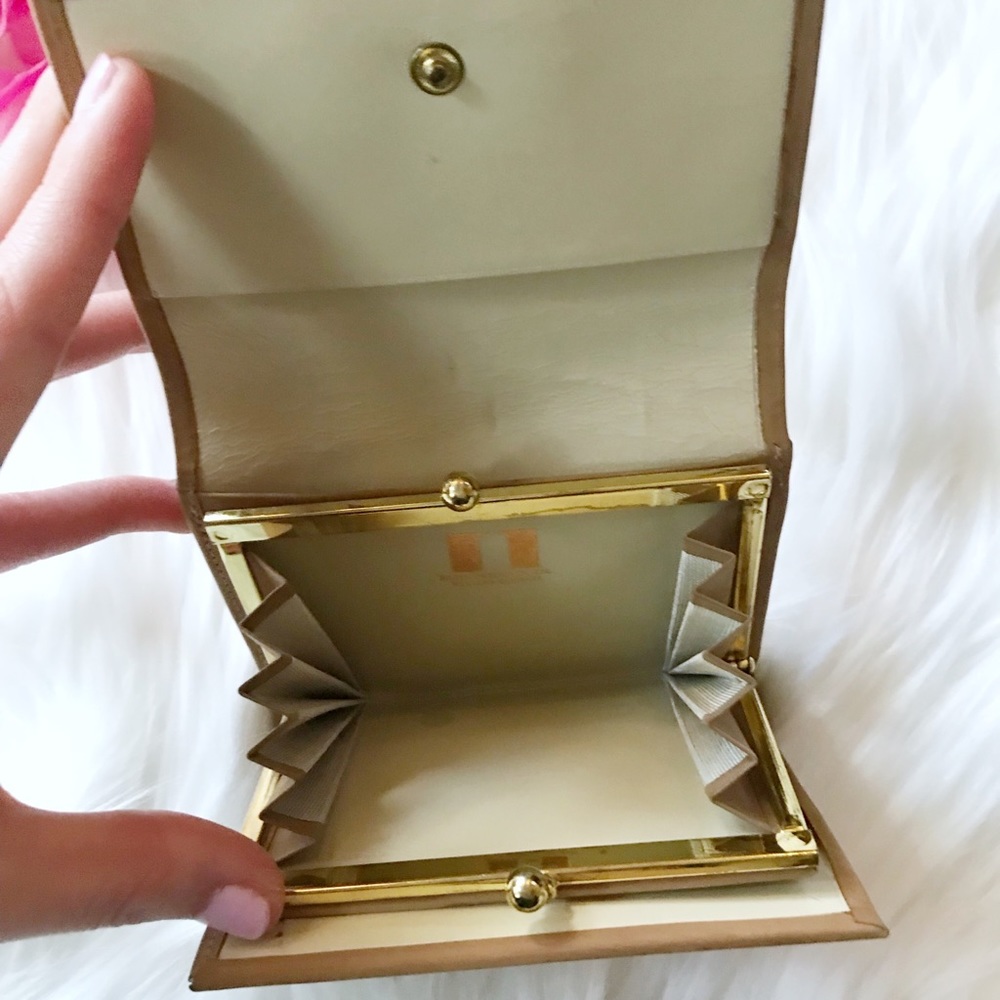 Paris Presents Coin Wallet - Picture 8 of 8